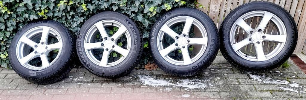 Winter banden Michelin + alu. velgen voor BMW 520 - F11, Auto-onderdelen, Ophalen, Gebruikt, Band(en)