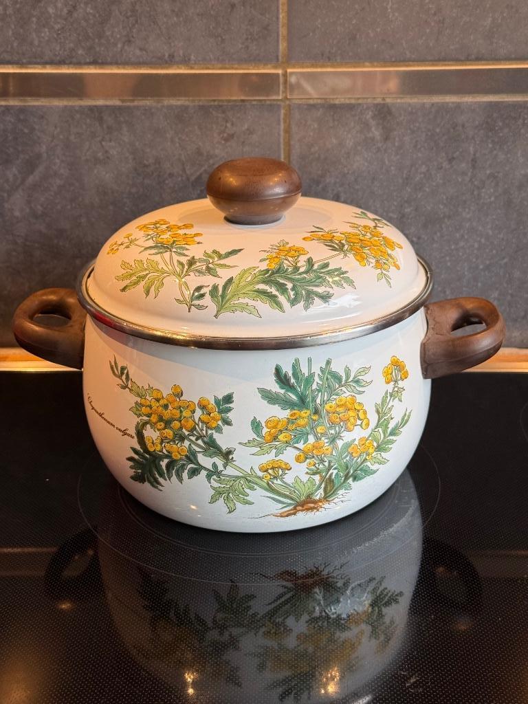 Casserole L Villeroy et Boch Botanica vintage Chrysanthinum, Antiquités & Art, Antiquités | Autres Antiquités, Enlèvement ou Envoi