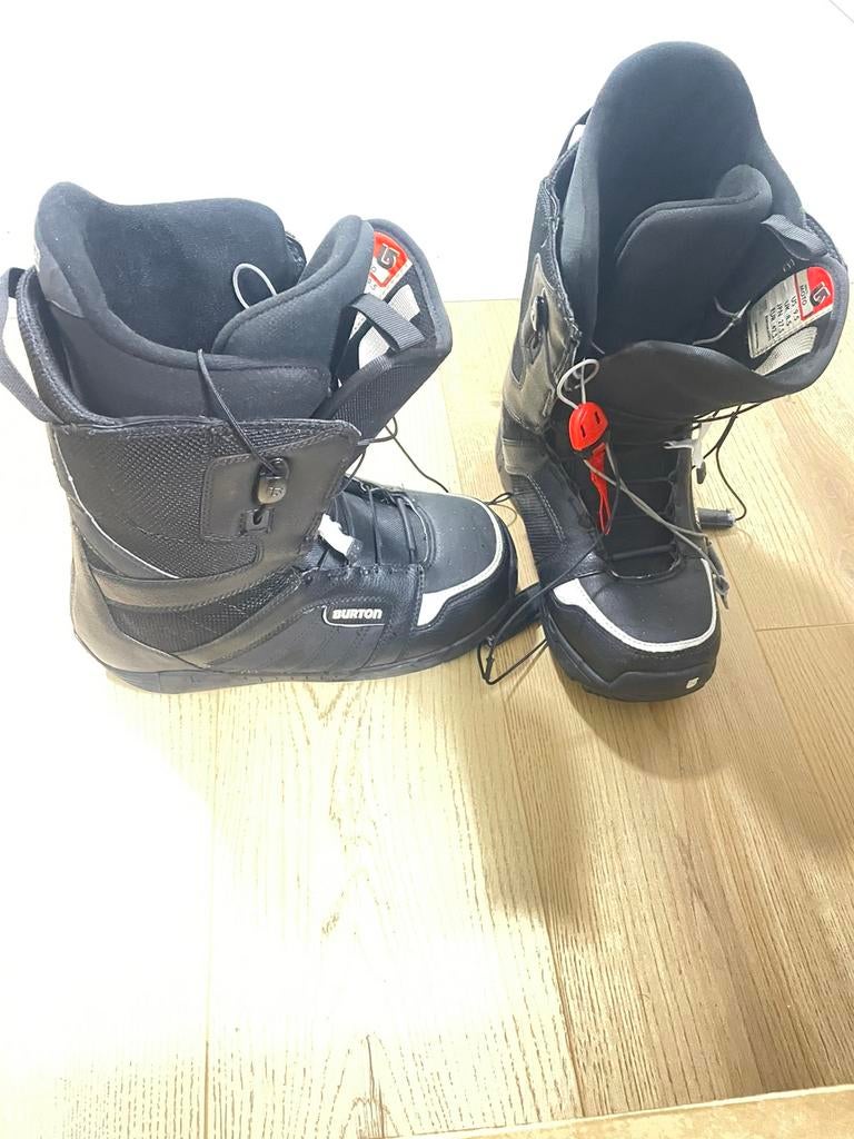 Burton snowboard boots M 42,5, Sport en Fitness, Ophalen, Zo goed als nieuw
