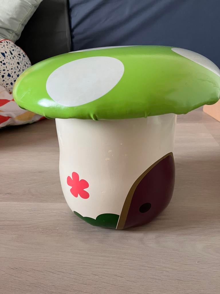 Paddestoel krukje kindje, Ophalen, Zo goed als nieuw