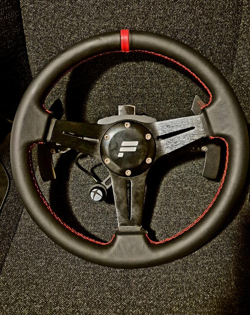 Volant Fanatec Clubsport Universal hub xbox, Informatique & Logiciels, Joysticks, Comme neuf, Enlèvement