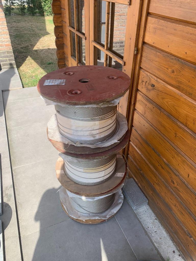 3 identieke bobijnen met fijne ijzerdraad, Enlèvement, Neuf, 250 mm ou plus, Autres types