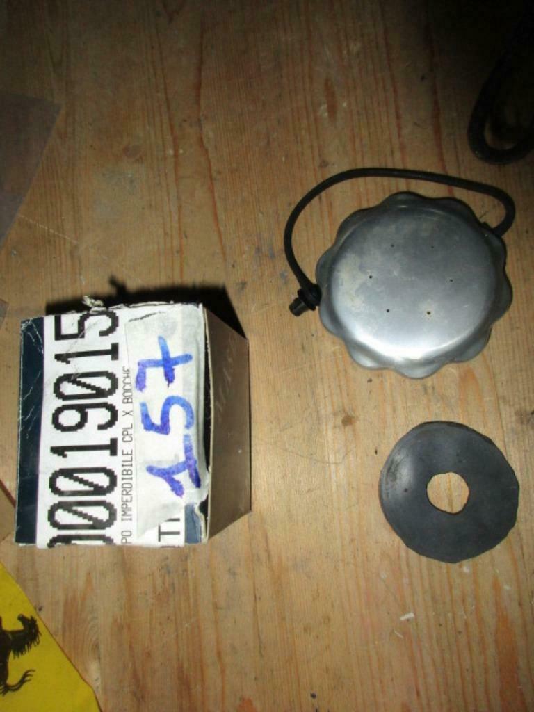 Fuel filler cap Maserati 3200 Gt, 4200 and Mc12, Ophalen of Verzenden, Gebruikt, Maserati
