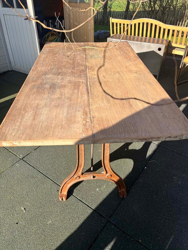 Table industrielle avec plateau en bois indien, Enlèvement