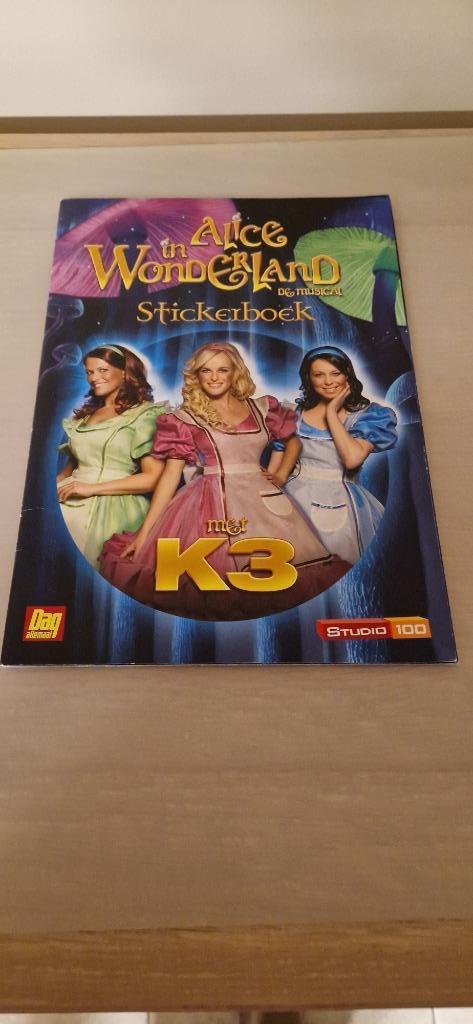 stickerboek Alice in Wonderland met K3    ( volledig ), Ophalen of Verzenden, Gebruikt, Overige typen