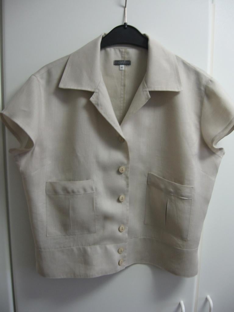 Beige linnen bloesje van Guy Marrand, 40. NIEUW, Ophalen of Verzenden, Nieuw, Beige