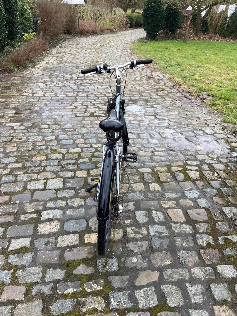 B’Twin lage instap fiets 28 - onderhoud nodig, Fietsen en Brommers, Ophalen, Gebruikt, Versnellingen