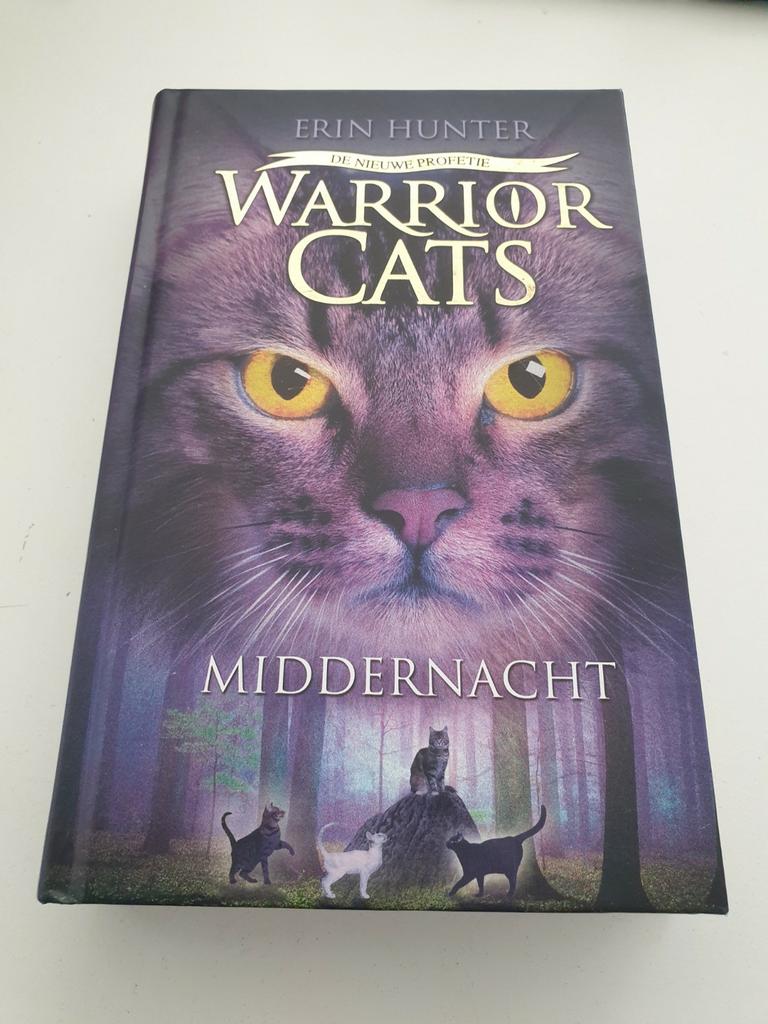 Erin Hunter - Middernacht. SERIE II 2, Ophalen of Verzenden, Zo goed als nieuw, Erin Hunter