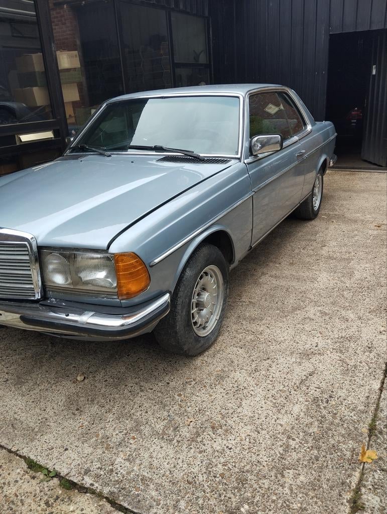 Mercedes oldtimer onderdelen van 123 CE bj  1984, Auto-onderdelen, Carrosserie, Spatbord, Mercedes-Benz, Oldtimer onderdelen, Universele onderdelen