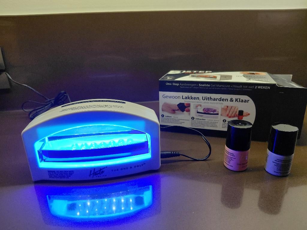 UV led lamp voor gel polish nagels, Ophalen of Verzenden, Gebruikt, Hand- en Voetverzorging