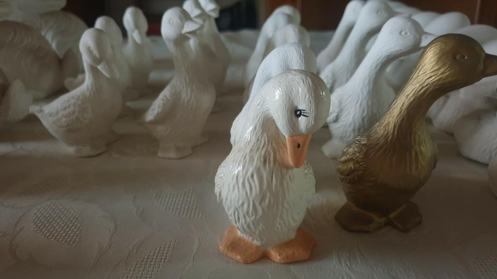 -50% Keramiek eenden 10 cm hoog, Ophalen of Verzenden, Nieuw, Knutselwerk