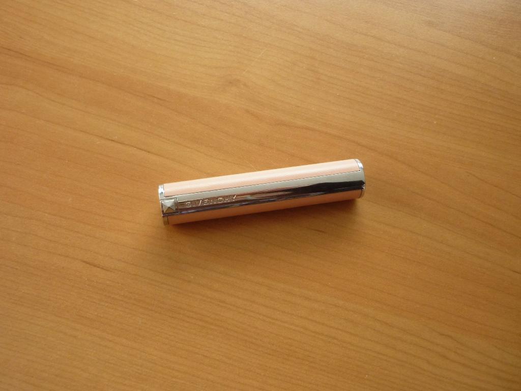 Gratis Lege roze kunstleder lip balm koker van Givenchy, Handtassen en Accessoires, Ophalen of Verzenden, Roze