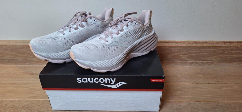 Saucony Hurricane 24 femme p. 41, Sports & Fitness, Course, Jogging & Athlétisme, Course à pied, Enlèvement ou Envoi, Chaussures de course à pied