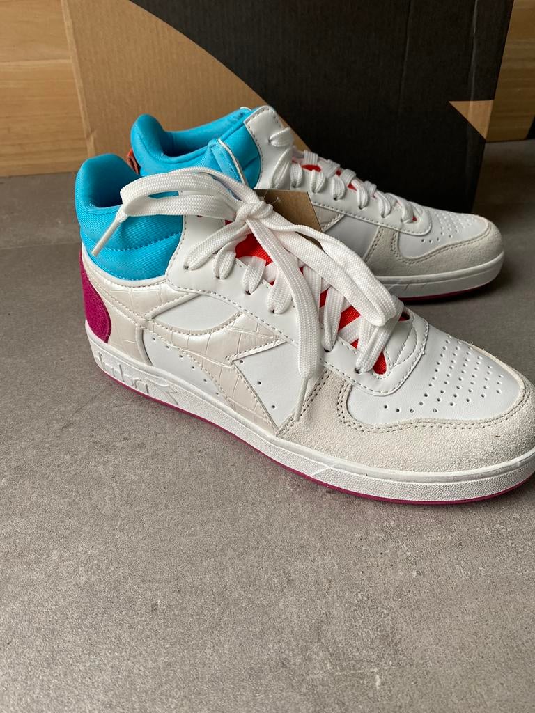 Diadora - Hoge sneakers. Maat 38. Nieuw, Diadora, Overige kleuren, Nieuw, Ophalen of Verzenden