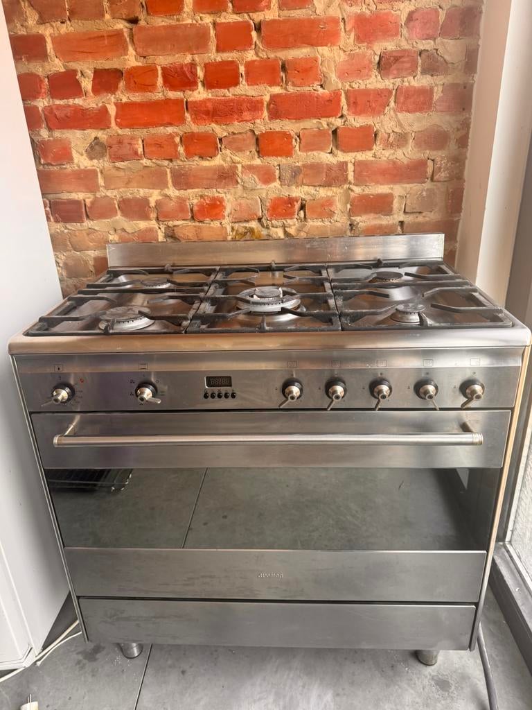 Grande cuisinière à gaz et four SMEG, Gris, Enlèvement ou Envoi, Utilisé, 50 à 100 cm