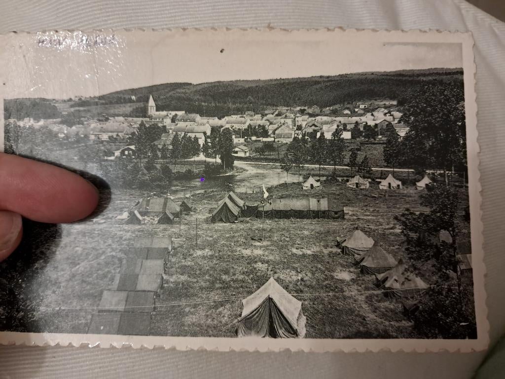 Description : panorama de Han-sur-Lesse, Enlèvement ou Envoi