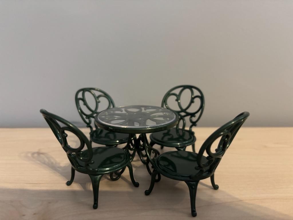 Sylvanian families Tuintafel + stoelen, Verzamelen, Ophalen, Zo goed als nieuw