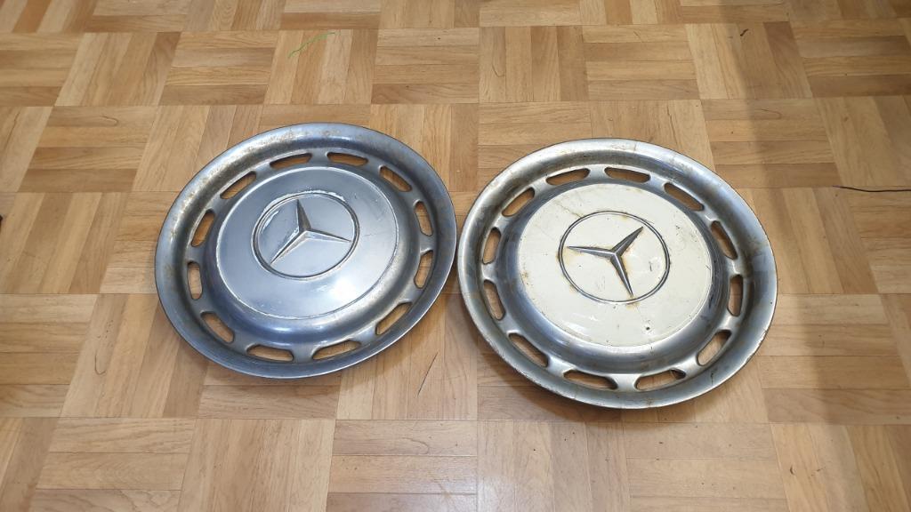jw1050: 2 stuks vintage oude mercedes wieldeksels uit jaren, Enlèvement ou Envoi, Autres types