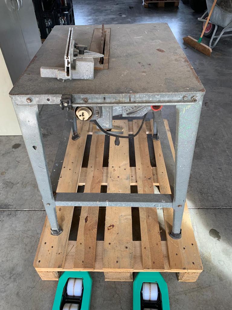 Zaagtafel, Ophalen