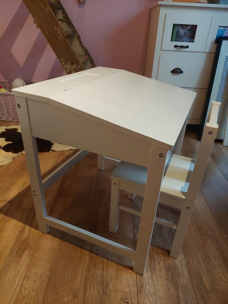 Wit houten lessenaartje en stoeltje, Kinderen en Baby's, Ophalen
