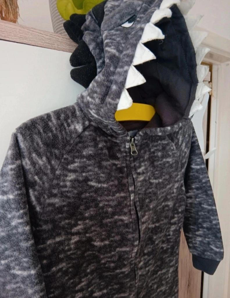 Nieuwe dino onesie maat 92, Kinderen en Baby's, Kinderkleding | Maat 92, Nacht- of Onderkleding, Jongen of Meisje, Nieuw, Ophalen of Verzenden