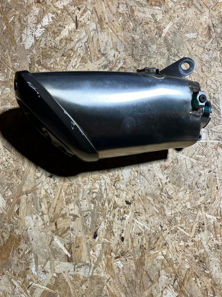 Silencieux échappement GSXS 1000 2021, Enlèvement, Utilisé