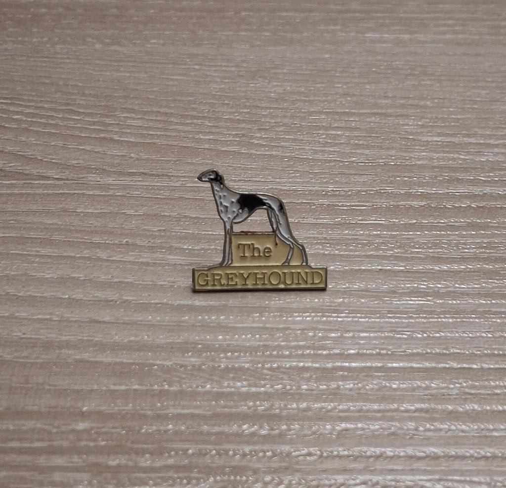 PIN - THE GREYHOUND - HOND - CHIEN, Verzenden, Gebruikt, Dier of Natuur, Speldje of Pin