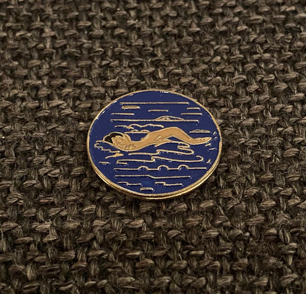 PIN - ZWEMMEN - ZWEMMER - NAGER - NAGEUR - SWIMMING, Verzenden, Gebruikt, Sport, Speldje of Pin