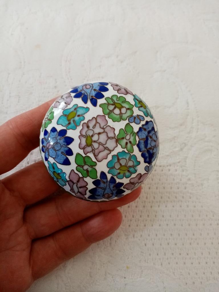 Boite à pilule chinoise en métal cuivre/cloisonné 70s, Enlèvement ou Envoi, Cuivre
