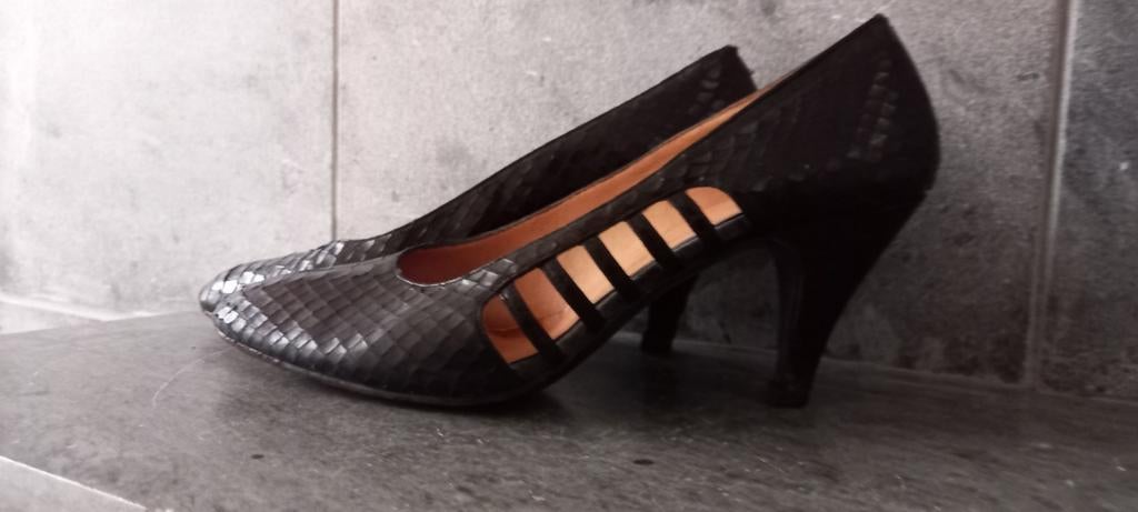 Zwartlederen pumps Mt 38, Kleding | Dames, Pumps, Ophalen of Verzenden, Gedragen, Jacques Esterel