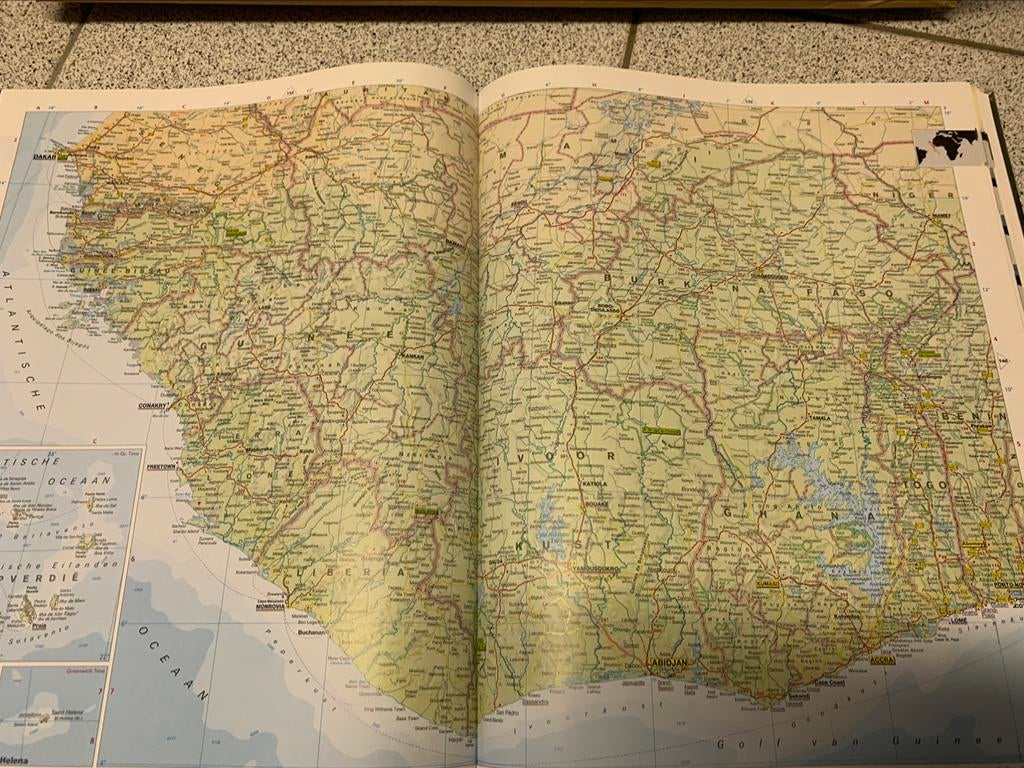 Wereldatlas, Ophalen of Verzenden, Zo goed als nieuw