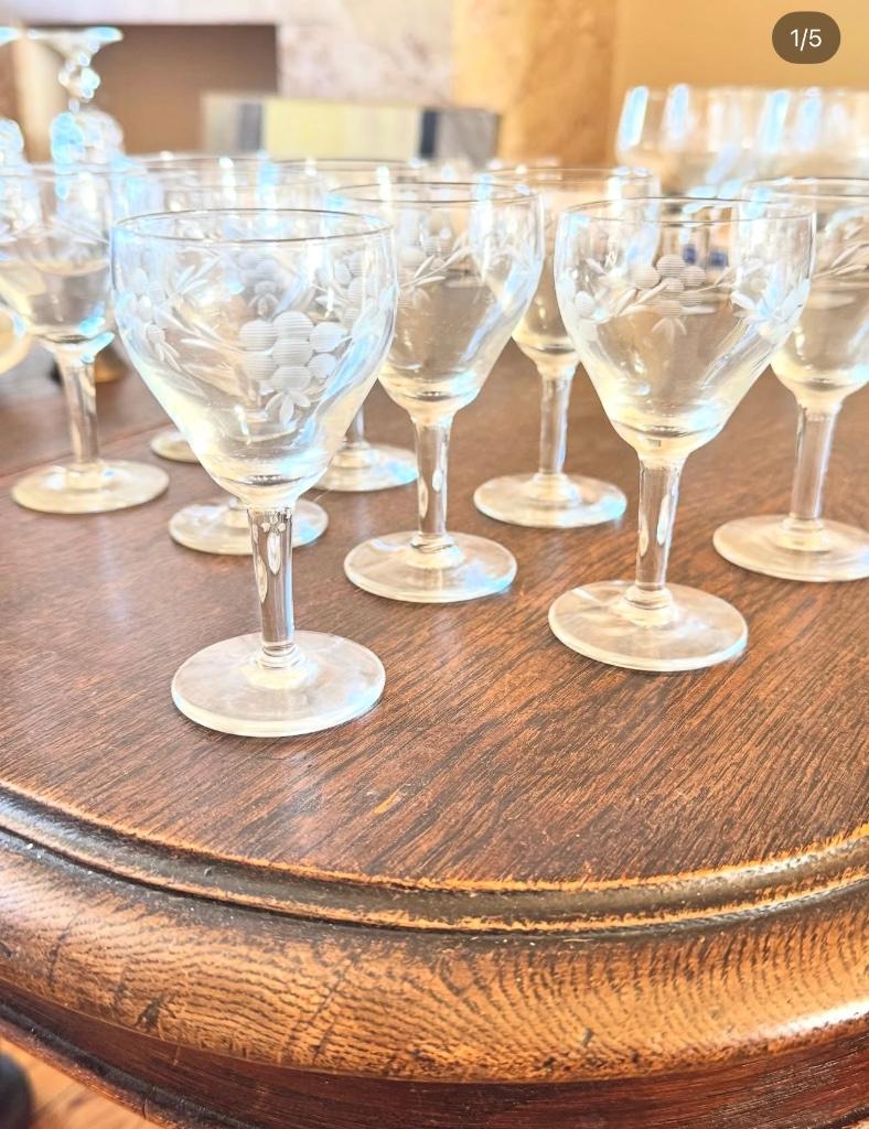 Verres à vin de l'époque de grand-mère, 9 pièces, Enlèvement ou Envoi