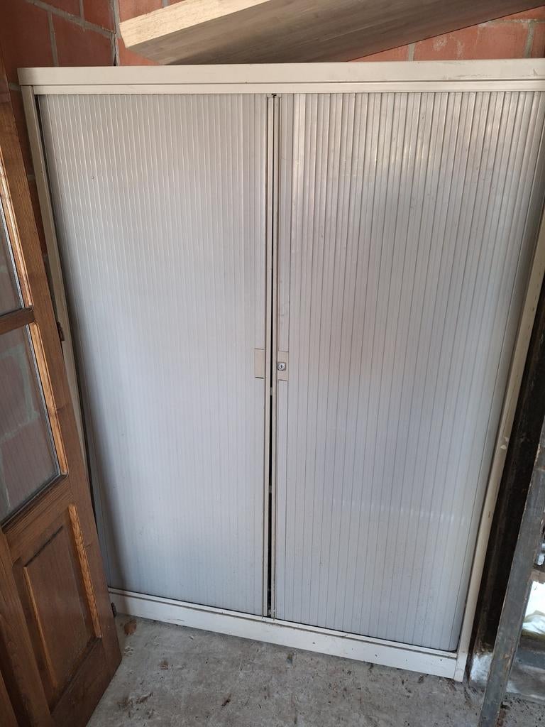 Metalen archiefkast, Enlèvement