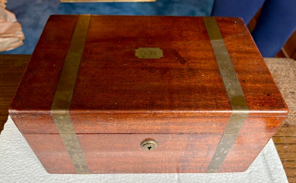 Engels antiek (ca1850) mahoniehouten kistje met Bramah slot, Antiek en Kunst, Antiek | Overige Antiek, Ophalen