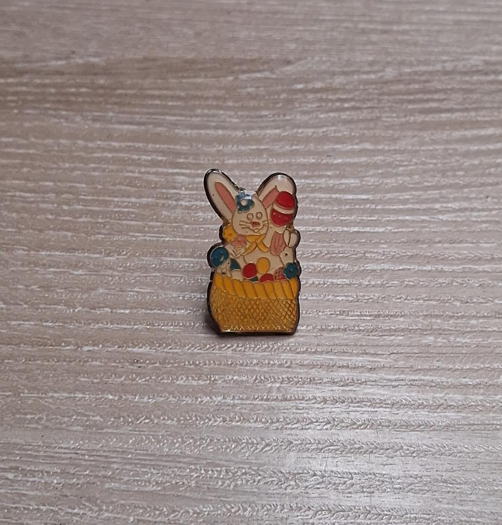 PIN - PAASHAAS - PASEN - EASTER BUNNY - LAPIN DE PAQUES, Verzenden, Gebruikt, Figuurtje, Speldje of Pin