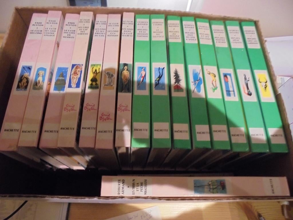 Bibliothèque rose et verte Le club des 5 et Michel, Enlèvement ou Envoi, Utilisé, Enid Blyton, 20e siècle ou après