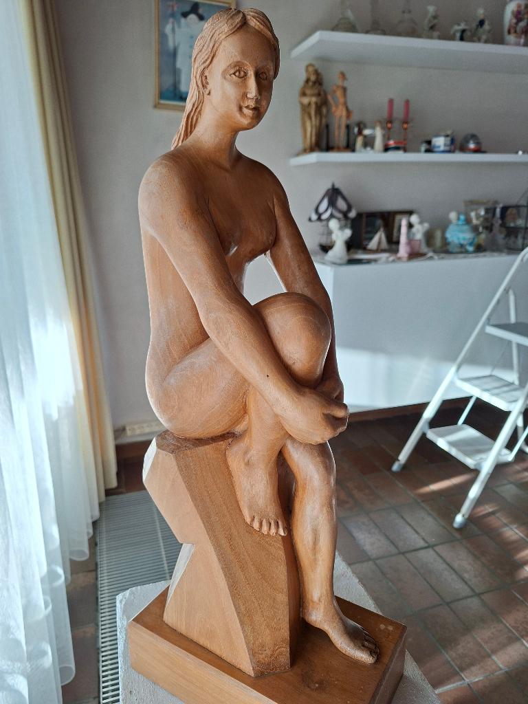 houten beeld Staf Peleman, Ophalen, Beeld, Vrouw