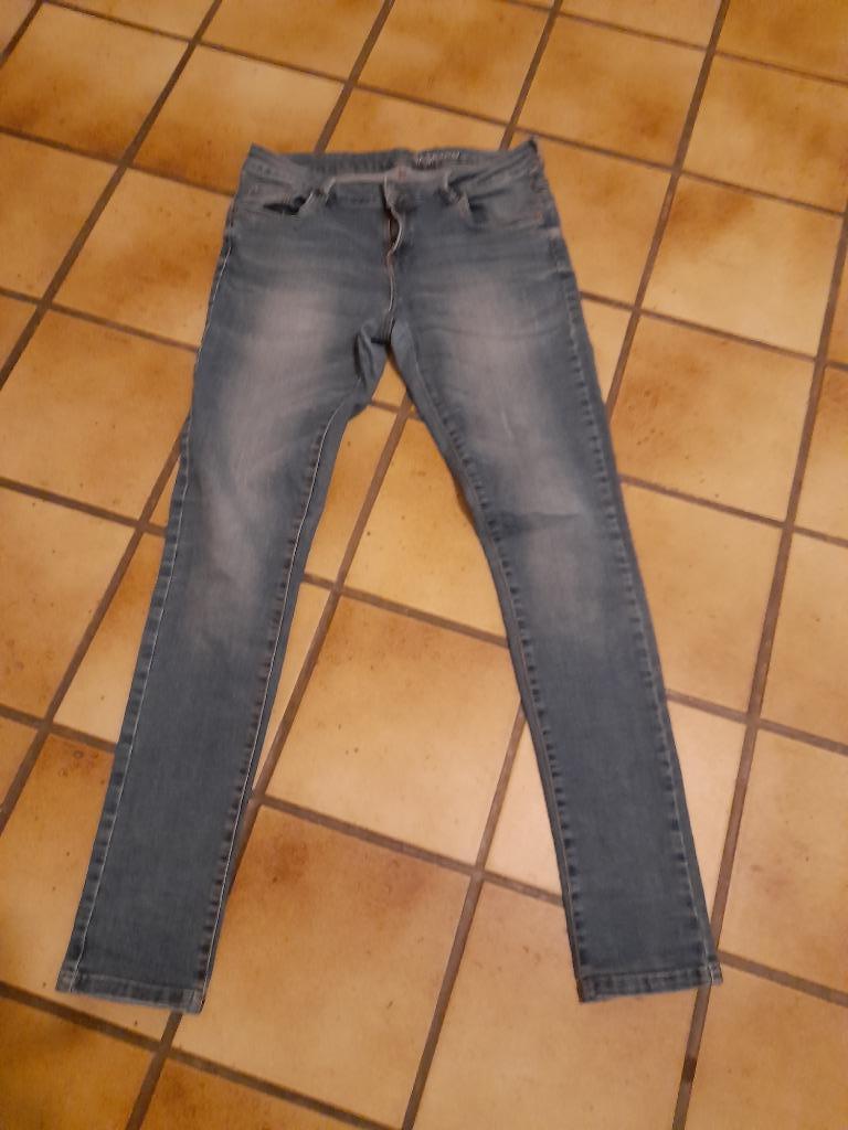 spijkerbroeken en jeans lichte blauwe jeans mt 40, Vêtements | Femmes, Enlèvement ou Envoi, Porté, Taille 38/40 (M), Bleu
