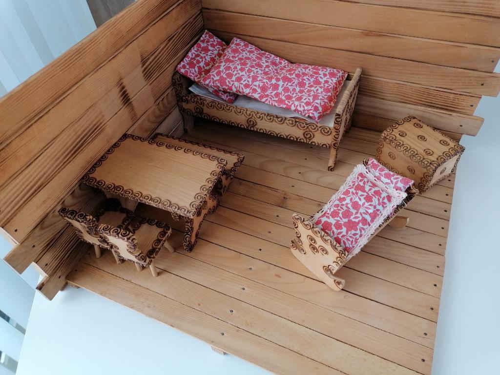 Poppenhuis handgemaakt, Ophalen of Verzenden, Zo goed als nieuw, Poppenhuis