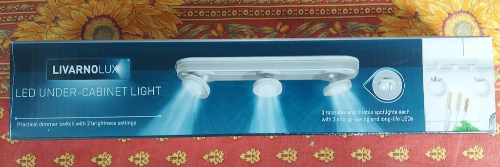 LIVARNOLUX LED ONDERBOUWVERLICHTING, Ophalen