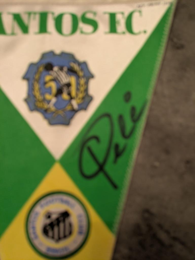 Bannière du fanion de football du FC SANTOS PELE dédicacée !, Envoi, Comme neuf