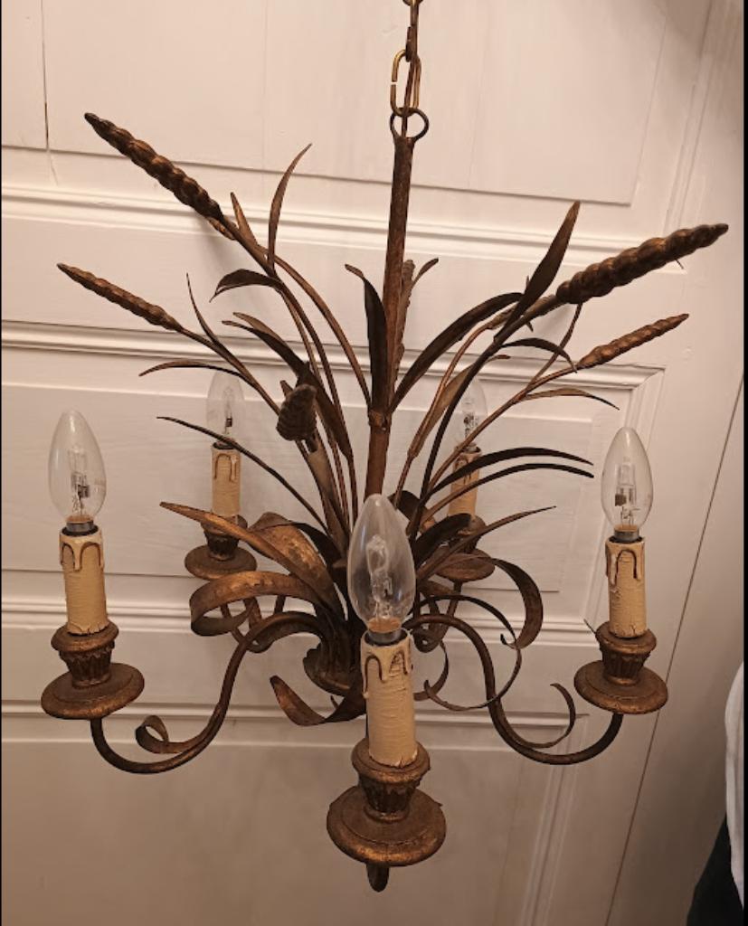 antieke kroonluchter met korenaren: verguld smeedijzer, hout, Antiek en Kunst, Ophalen of Verzenden