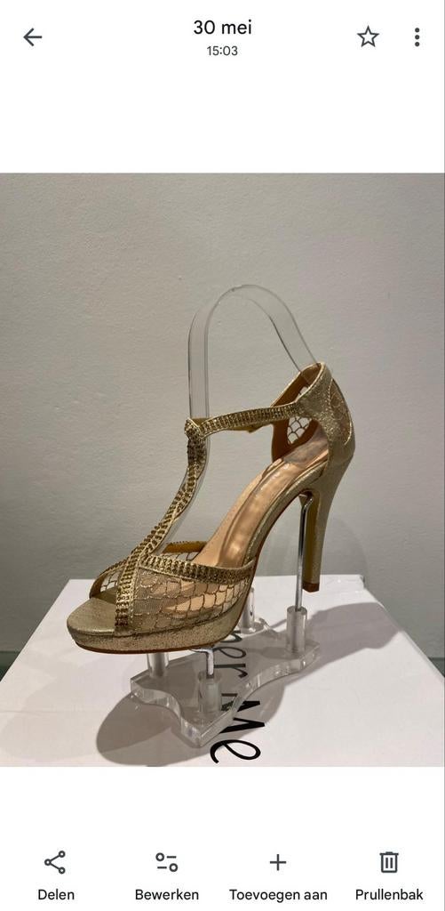 Fête des chaussures pour femmes, Enlèvement