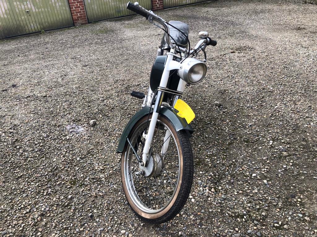 Jlo50  a redémarrer  ,avec papier, Vélos & Vélomoteurs, Utilisé