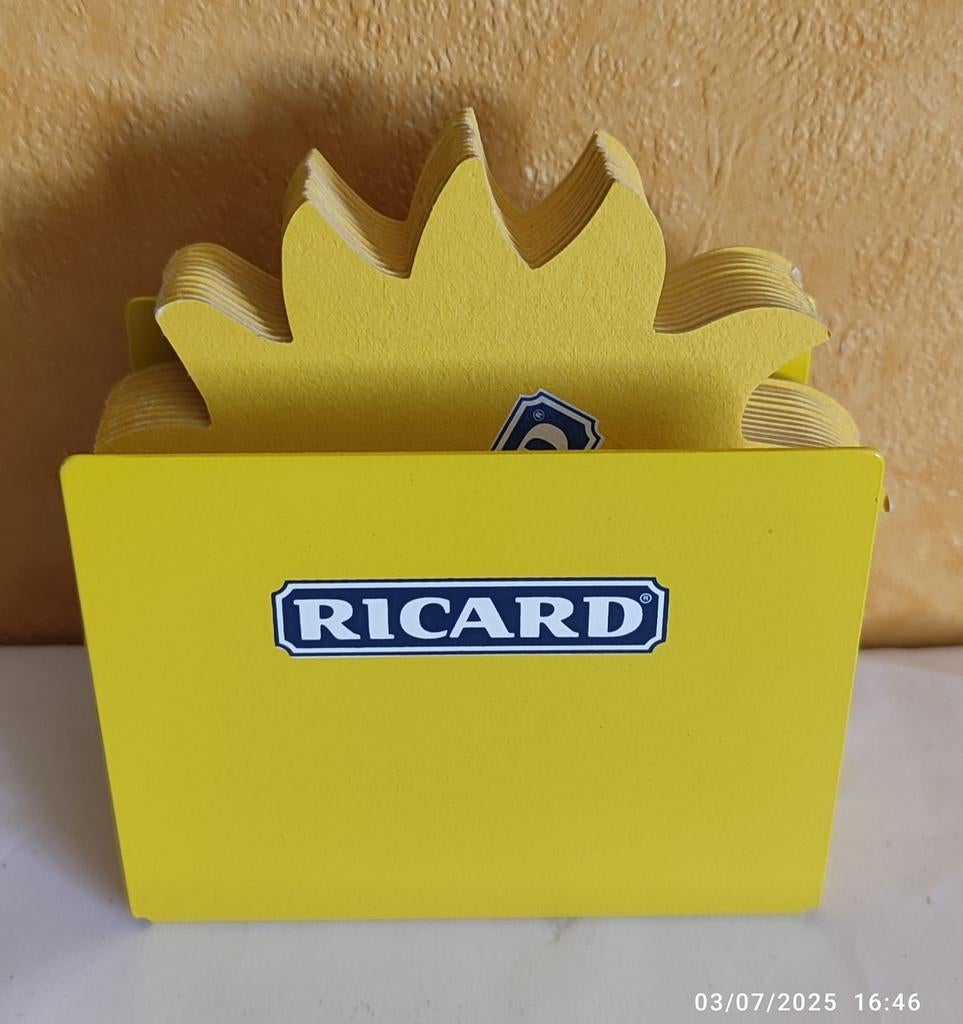Een onderzetterhouder en 12 RICARD-onderzetters., Verzamelen, Ophalen of Verzenden, Nieuw, Reclamebord