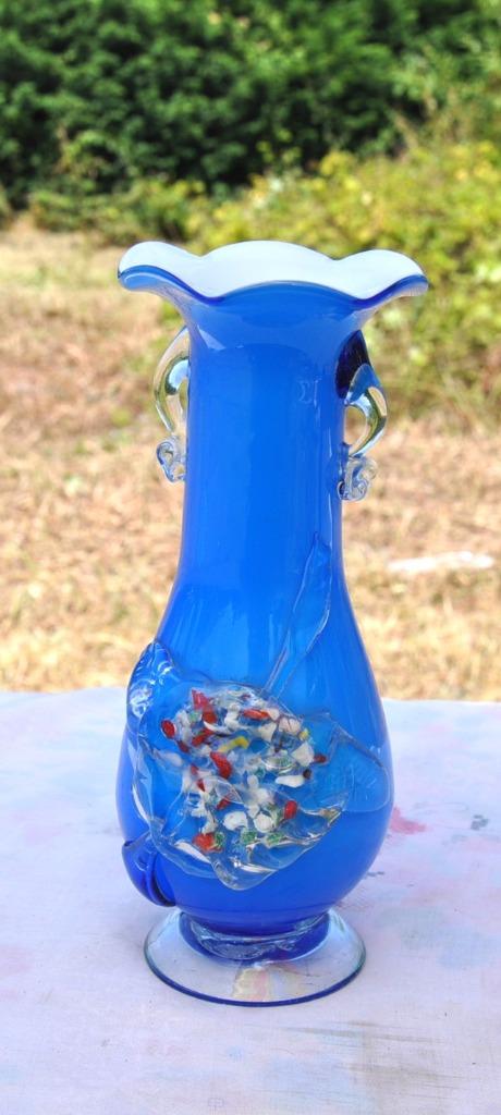 vase ventru bleu et blanc avec rosace verre soufflé, Enlèvement ou Envoi