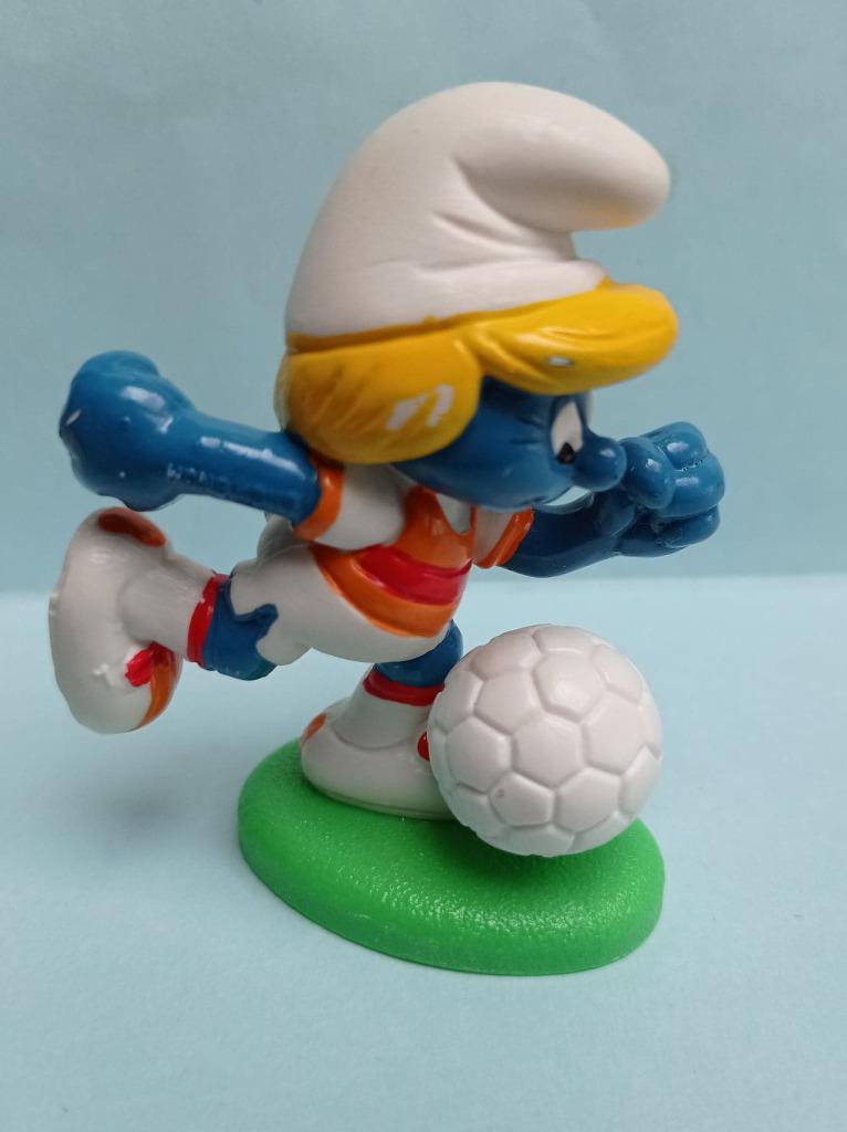 Promo Schtroumpfs: Schtroumpfette de football Silan, Collections, Enlèvement ou Envoi, Comme neuf, Schtroumpfette, Poupée, Figurine ou Peluche