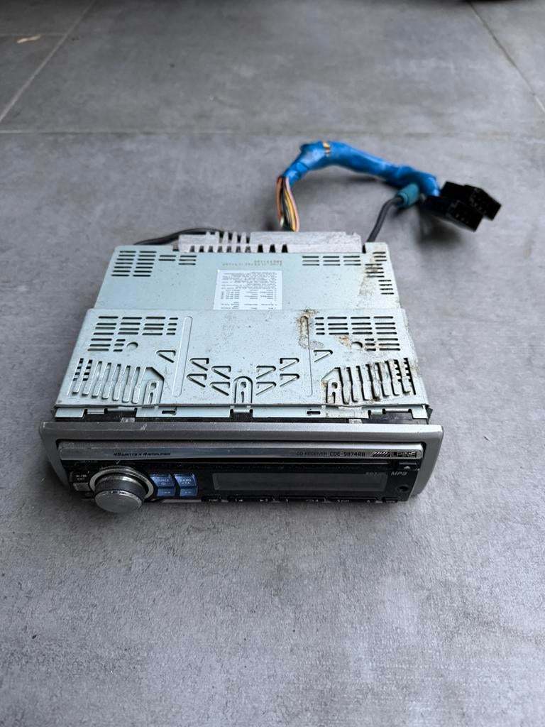 Autoradio, Ophalen, Zo goed als nieuw