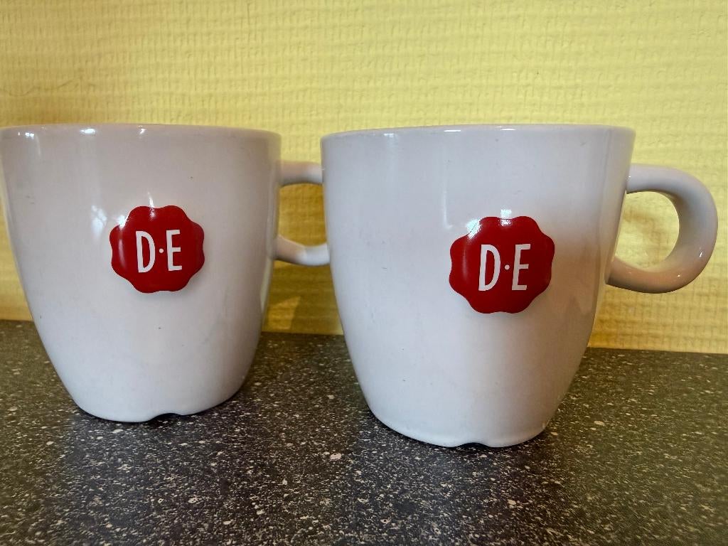 2 tassen Douwe Egberts, Huis en Inrichting, Ophalen of Verzenden, Nieuw, Kop(pen) en/of Schotel(s)