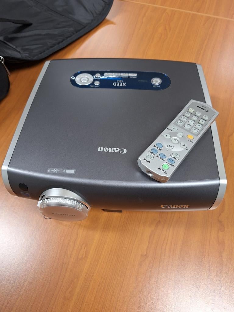 Beamer projector Canon xeed SX50, Enlèvement ou Envoi, Comme neuf
